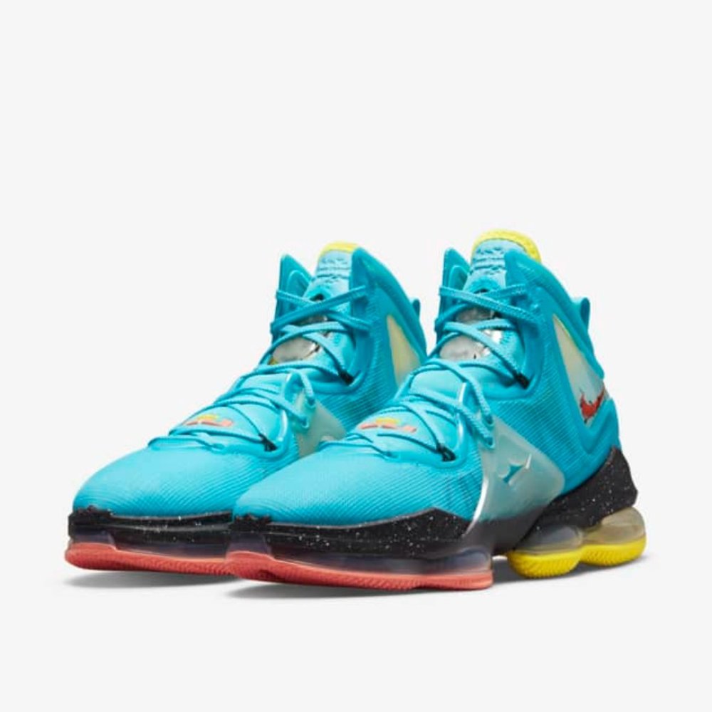 Nike Lebron 19 "Christmas Colorway"